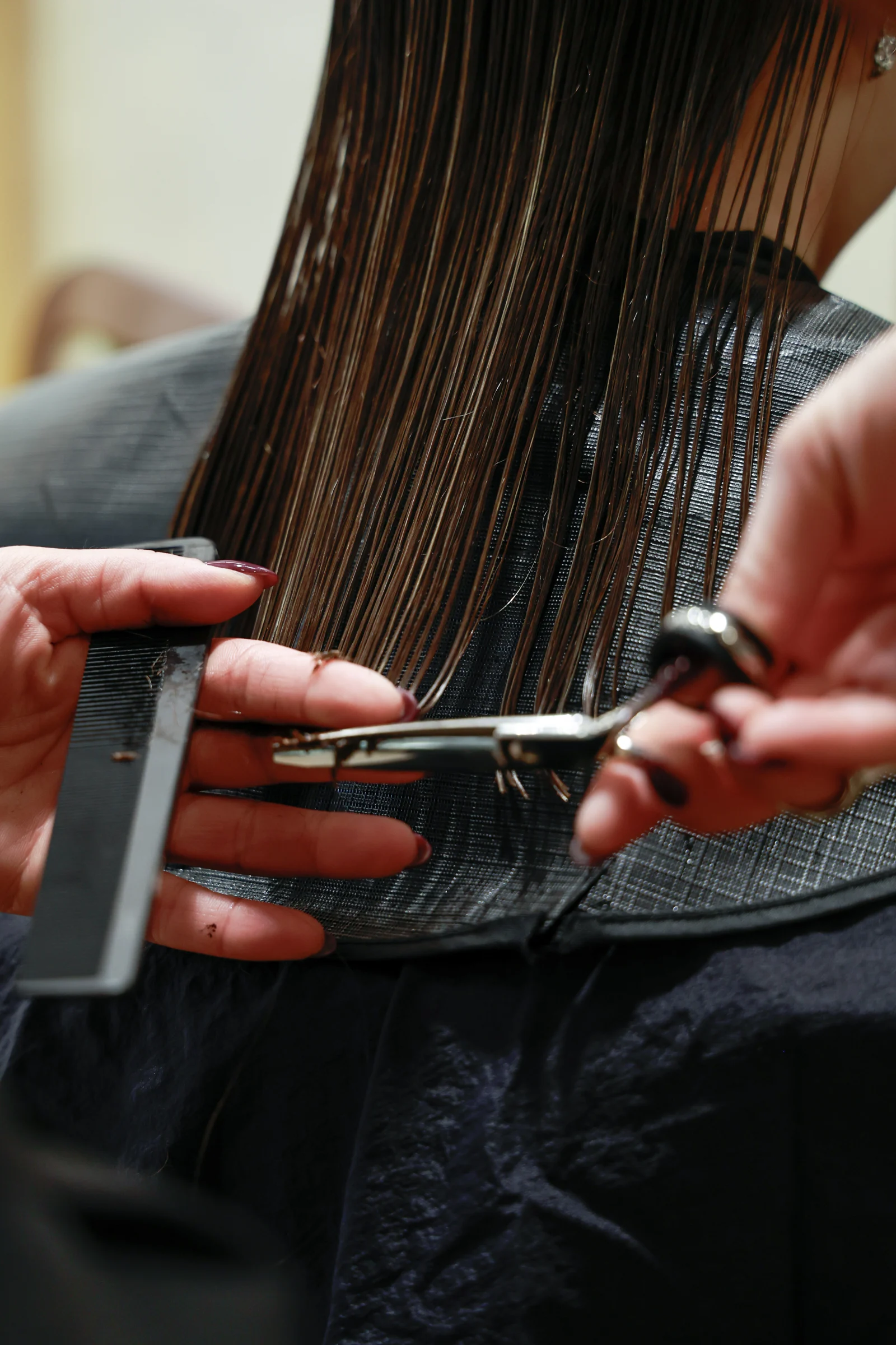 Corte y styling destacado en la página de inicio.